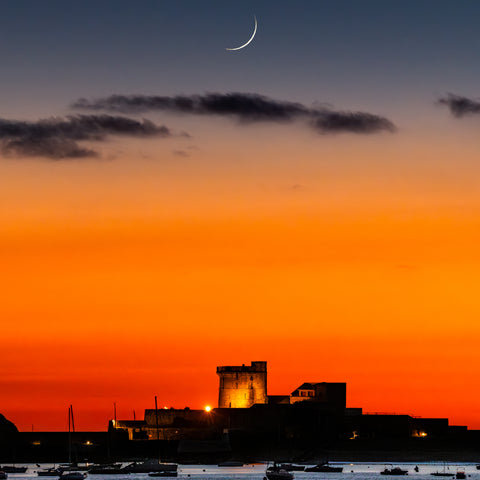 LE FORT AU CRÉPUSCULE