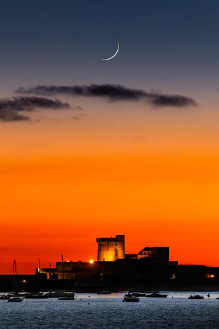 CRÉPUSCULE SUR LE FORT
