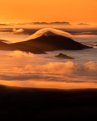 AU DESSUS DES NUAGES